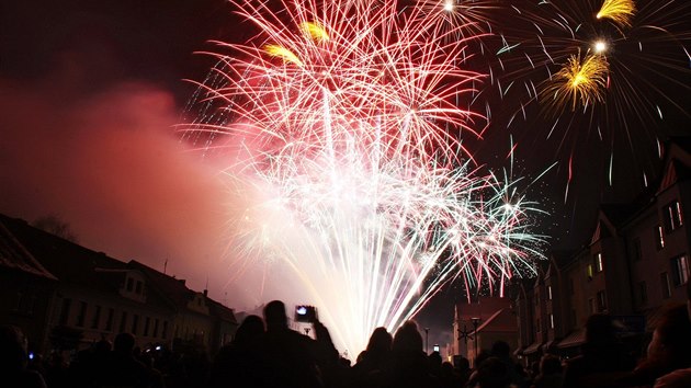 Protivínský novoroční ohňostroj. Desetiminutová show byla největší v kraji, sledovalo ji sedm tisíc lidí.