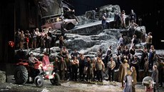 Scéna ze Smetanovy Prodané nevěsty v mnichovské Bavorské státní opeře Scéna ze Smetanovy Prodané nevěsty v mnichovské Bavorské státní opeře
