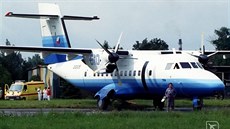 První prototyp L-610 létal nejprve se zkuební imatrikulací OK-130, pro paíský aerosalon v roce 1989 dostal imatrikulaci OK-TZB, po návratu dom zmnno zpt na OK-130.