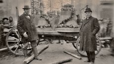 Historický snímek z období první světové války zachycuje loučení se... Historický snímek z období první světové války zachycuje loučení se...