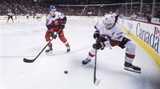 Český hokejista Martin Nečas v utkání MS dvacítek čeká, co vymyslí Švýcar... Český hokejista Martin Nečas v utkání MS dvacítek čeká, co vymyslí Švýcar...