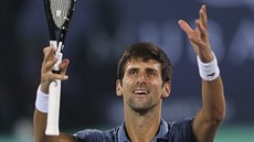 Novak Djokovič jako vítěz exhibičního podniku v Abú Zabí Novak Djokovič jako vítěz exhibičního podniku v Abú Zabí