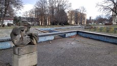 Park v centru Mostu už dávno ztratil svůj lesk. Park v centru Mostu už dávno ztratil svůj lesk.