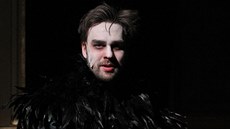 Hlavní role Modrovouse se ujal herec Ondřej Rychlý. Diváci mohou inscenaci... Hlavní role Modrovouse se ujal herec Ondřej Rychlý. Diváci mohou inscenaci...