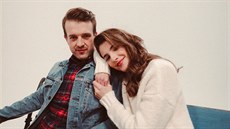 Jen a Sara Sandeva při natáčení klipu k písni Vyprávím Jen a Sara Sandeva při natáčení klipu k písni Vyprávím