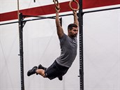 CrossFit je navrácení zpět k tomu podstatnému, můžeš si to představit jako...