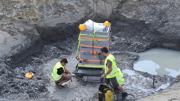 Archeologick vzkum pod budouc dlnic pinesl adu svdectv z doby kamenn i bronzov.