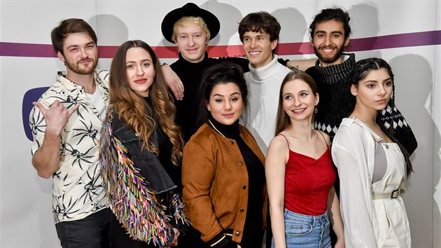 astnci nrodnho kola psov soute Eurovize 2019. Zleva: Tom Boek, Hana Barbara, Jakub Ondra, Andrea Hol, frontman skupiny Lake Malawi Albert ern, Barbora Mochowa, Jara Vymer a Pam Rabbit