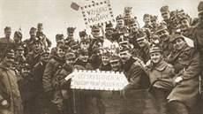 Vojáci československé armády před odjezdem na maďarskou frontu. Vojáci československé armády před odjezdem na maďarskou frontu.