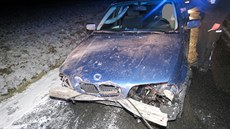 Opilý řidič narazil v Meclově autem do plotu a do stojících vozidel. Opilý řidič narazil v Meclově autem do plotu a do stojících vozidel.