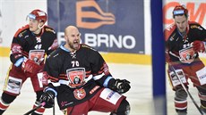 Radek Smoleňák se raduje z gólu. Vlevo je Filip Pavlík, vpravo Petr Zámorský z... Radek Smoleňák se raduje z gólu. Vlevo je Filip Pavlík, vpravo Petr Zámorský z...
