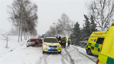 Při nehodě se těžce zranil řidič. Byl převezen do Fakultní nemocnice v Hradci... Při nehodě se těžce zranil řidič. Byl převezen do Fakultní nemocnice v Hradci...