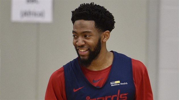 Chasson Randle z Washingtonu na snímku z tréninku v Londýně Chasson Randle z Washingtonu na snímku z tréninku v Londýně