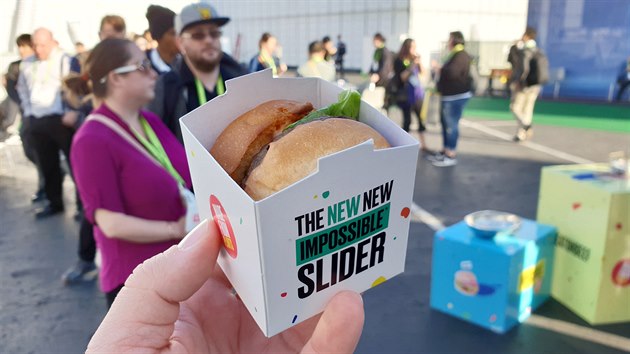 Impossible burger z umělého masa na CES 2019. Impossible burger z umělého masa na CES 2019.