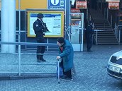 Zásah složek Integrovaného záchranného systému na pražském Andělu, kde anonym... Zásah složek Integrovaného záchranného systému na pražském Andělu, kde anonym...
