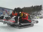 Na Bukové hoře spadl strom na lanovku. Na Bukové hoře spadl strom na lanovku.