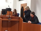 Jaroslav Švejda se svou obhájkyní. Jaroslav Švejda se svou obhájkyní.