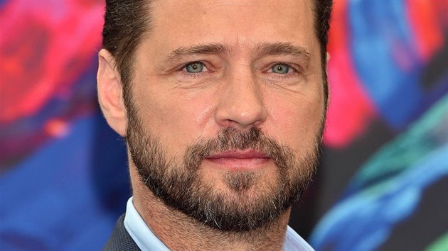 Jason Priestley - kanadsk filmov herec i reisr, kter je vnivm automobilovm zvodnkem.