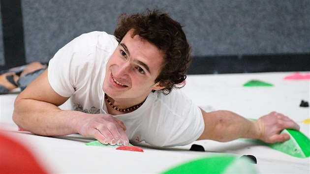 Adam Ondra v brnnskm boulderovm arelu Hangar.