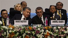 Prezident Uzbekistánu s premiérem ČR Andrejem Babišem během summitu v Indii... Prezident Uzbekistánu s premiérem ČR Andrejem Babišem během summitu v Indii...