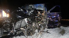 Škoda na havarovaném vozidle byla vyčíslena na 700 tisíc korun. Škoda na havarovaném vozidle byla vyčíslena na 700 tisíc korun.