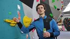 Adam Ondra otevírá boulderový areál v Brn.