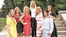 Ke konci projektu se účastnice sešly při závěrečném společném focení. Zleva... Ke konci projektu se účastnice sešly při závěrečném společném focení. Zleva...