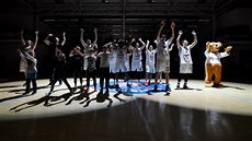 Děčínští basketbalisté slaví pohárový postup přes Svitavy. Děčínští basketbalisté slaví pohárový postup přes Svitavy.