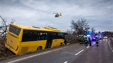 Nehoda autobusu u ernic na Náchodsku (17.1.2019).