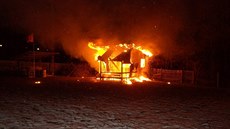 Při požáru chatky v Habrovanech na Ústecku (12. ledna 2018) Při požáru chatky v Habrovanech na Ústecku (12. ledna 2018)