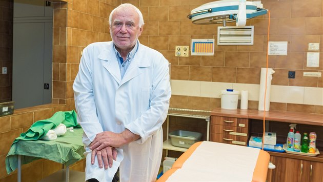 Lékař Jiří Gatěk hodně publikuje a jeho práce patří k nejuznávanějším v oboru.... Lékař Jiří Gatěk hodně publikuje a jeho práce patří k nejuznávanějším v oboru....