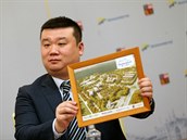 Sü Ťie z čínské společnosti RiseSun podepsal smlouvu o vybudování lázní v... Sü Ťie z čínské společnosti RiseSun podepsal smlouvu o vybudování lázní v...
