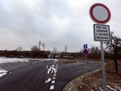 Autobusová točna u pneuservisu v přerovské místní části Lýsky. Majitel servisu... Autobusová točna u pneuservisu v přerovské místní části Lýsky. Majitel servisu...
