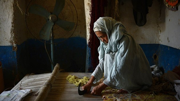 Tkan koberc je jednm z nejvtch prmyslovch odvtv v severnm Afghnistnu.