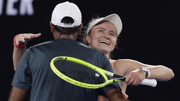 Barbora Krejkov a Amerian Rajeev Ram slav vtzstv ve smen tyhe na Australian Open.