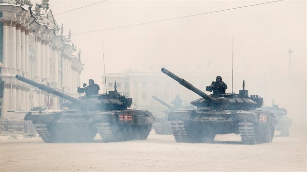 Rusk armda bhem vojensk pehldky konan v Petrohradu k vro ukonen blokdy msta ped 75 lety (27. ledna 2019)
