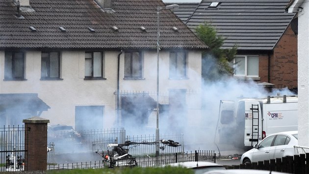 Kontrolovan exploze dodvky v severoirskm Londonderry pot, co zde maskovan mui unesli dv vozidla. (21. ledna 2019)