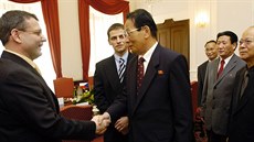 Předseda Poslanecké sněmovny Lubomír Zaorálek (vlevo) se v Praze setkal s... Předseda Poslanecké sněmovny Lubomír Zaorálek (vlevo) se v Praze setkal s...