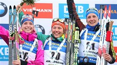 Markéta Davidová (vlevo) doběhla v hromadném závodě v Anterselvě na druhém... Markéta Davidová (vlevo) doběhla v hromadném závodě v Anterselvě na druhém...