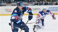 Liberecký útočník Marek Kvapil se připravuje ke střele během utkání proti Brnu. Liberecký útočník Marek Kvapil se připravuje ke střele během utkání proti Brnu.