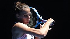 Česká tenistka Karolína Plíšková hraje forhend ve čtvrtfinále Australian Open. Česká tenistka Karolína Plíšková hraje forhend ve čtvrtfinále Australian Open.