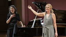 Mitsuko Uchida a Magdalena Kožená po společném recitálu v pražském Rudolfinu Mitsuko Uchida a Magdalena Kožená po společném recitálu v pražském Rudolfinu