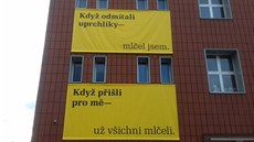Část díla slovenské umělkyně Ilony Neméth, které visí na Fakultě umění a... Část díla slovenské umělkyně Ilony Neméth, které visí na Fakultě umění a...