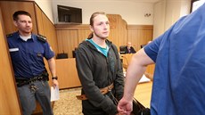 Obžalovaný Martin Charvát přichází ke Krajskému soudu v Táboře. Obžalovaný Martin Charvát přichází ke Krajskému soudu v Táboře.