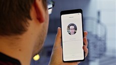 Odemykání smartphonu Xiaomi obličejem uživatele Odemykání smartphonu Xiaomi obličejem uživatele
