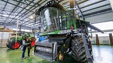 Střední zemědělská škola v Táboře na svém statku zřídila novou výukovou halu... Střední zemědělská škola v Táboře na svém statku zřídila novou výukovou halu...