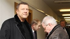 Krajský soud v Ústí nad Labem projednává dotační kauzu. Obžalovaných je celkem... Krajský soud v Ústí nad Labem projednává dotační kauzu. Obžalovaných je celkem...