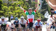 Elia Viviani vítězí v závodu Cadel Evans Great Ocean Road Race. Elia Viviani vítězí v závodu Cadel Evans Great Ocean Road Race.