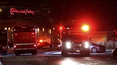 Hasiči a záchranáři zasahují v americkém státě Illinois. (21. ledna 2019) Hasiči a záchranáři zasahují v americkém státě Illinois. (21. ledna 2019)