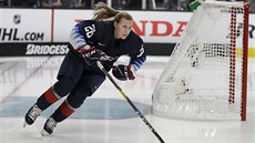 Hokejová reprezentantka USA Kendall Coyneová se objevila na Utkání hvězd NHL a... Hokejová reprezentantka USA Kendall Coyneová se objevila na Utkání hvězd NHL a...